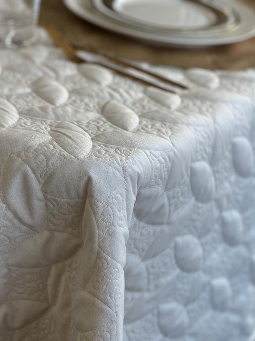 6020 Marquis Quilt Cream