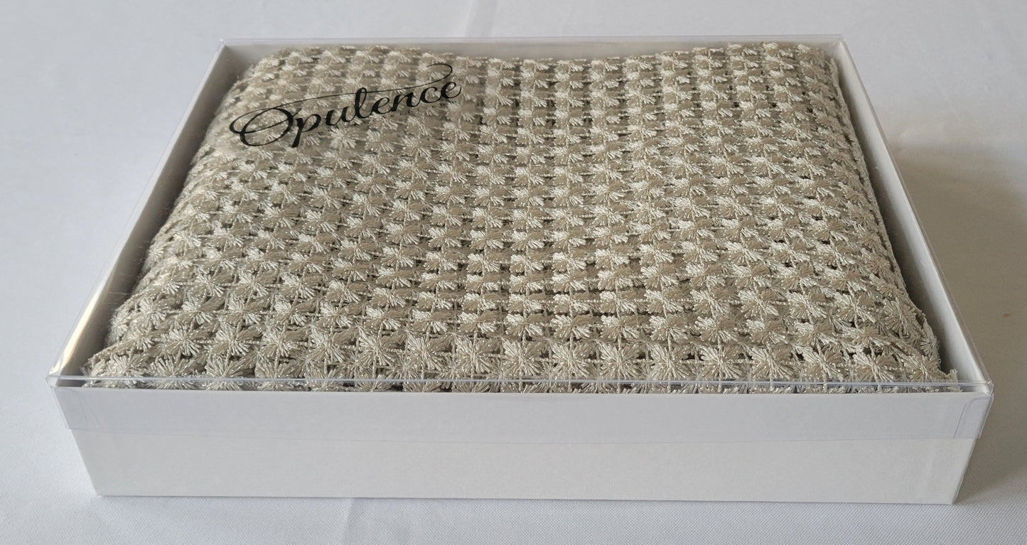 Luxe lace Table Runner